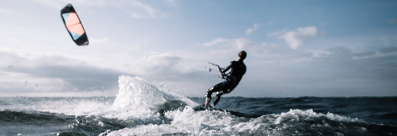 Kitesurfing
